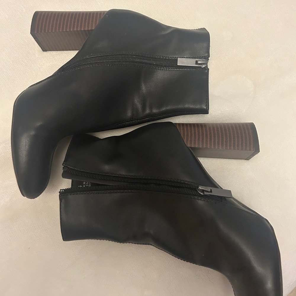 Merona Black Ankle Booties with Side Zipper